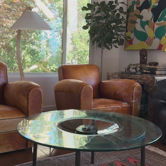 Video of the concave hand-blown glass top and its rippled edge